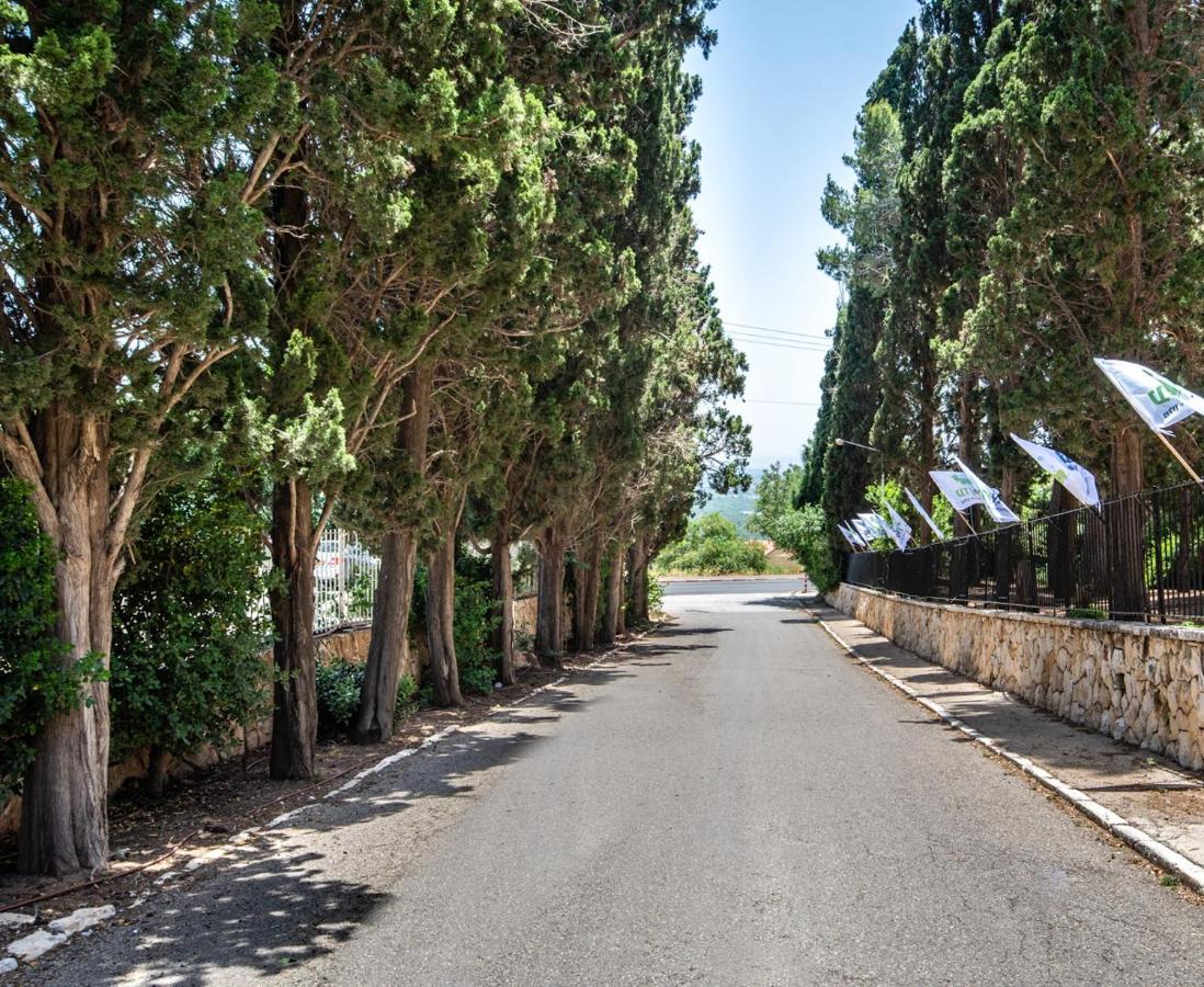 Eden Inn Zichron Ja’akow Exterior foto